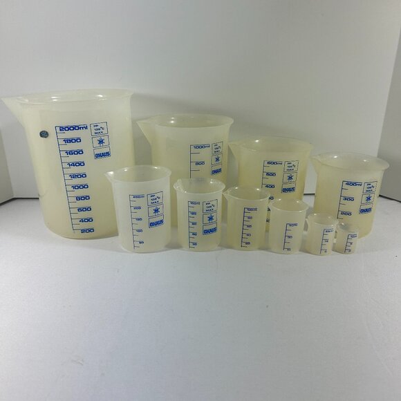 Vintage Set 10 Graduated Plastic Beakers West Germany Liquid Measurements Ohaus - Picture 1 of 10